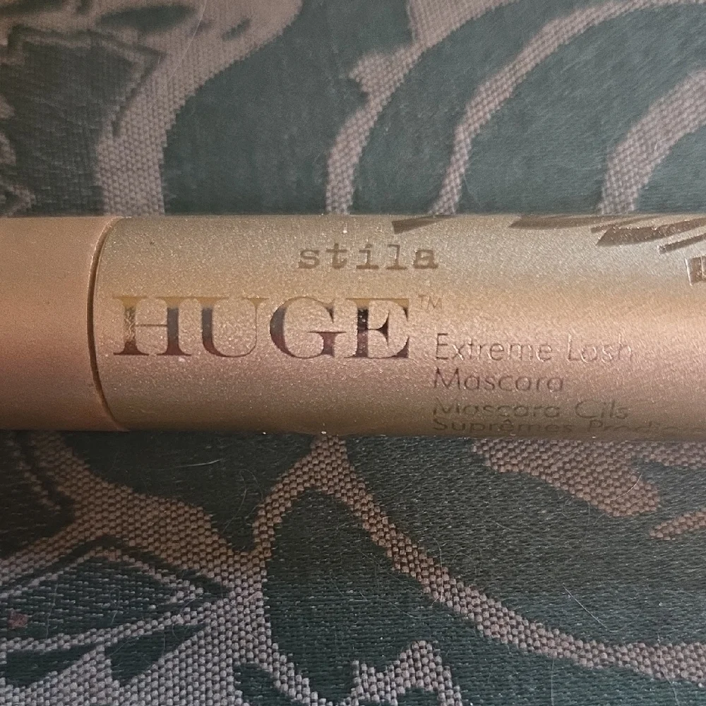 Stila Gold Extreme Lash Mascara NWT
